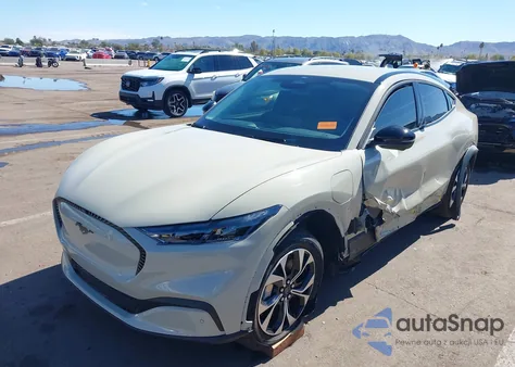 2025 Ford Mustang Mach-E Select z USA, uszkodzony, nr VIN 3FMTK1R41SMA46046